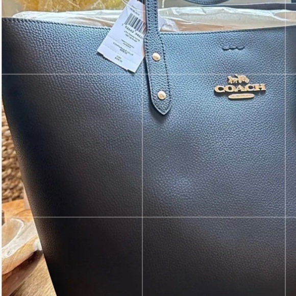 Coach City Zip Tote - Picture 6 of 7